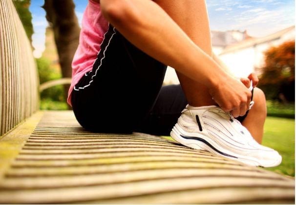 Si corres, asegúrate de utilizar las zapatillas adecuadas para evitar lesionarte