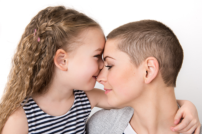 mama-con-cancer-y-hija
