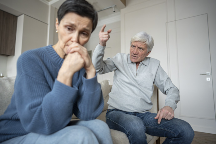 Hombre con Alzheimer es agresivo