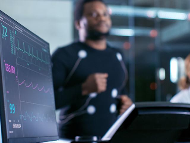 El electrocardiograma registra el ritmo y la actividad eléctrica del corazón