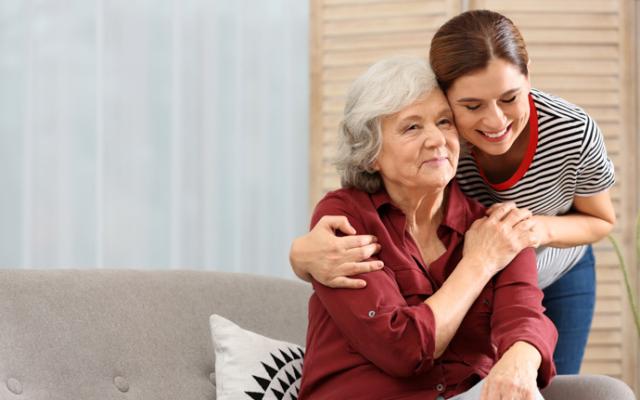 Mujer con primeros síntomas de Alzheimer