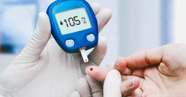 Prueba de glucosa en sangre para determinar si tienes prediabetes