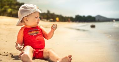 Bebe-en-la-playa